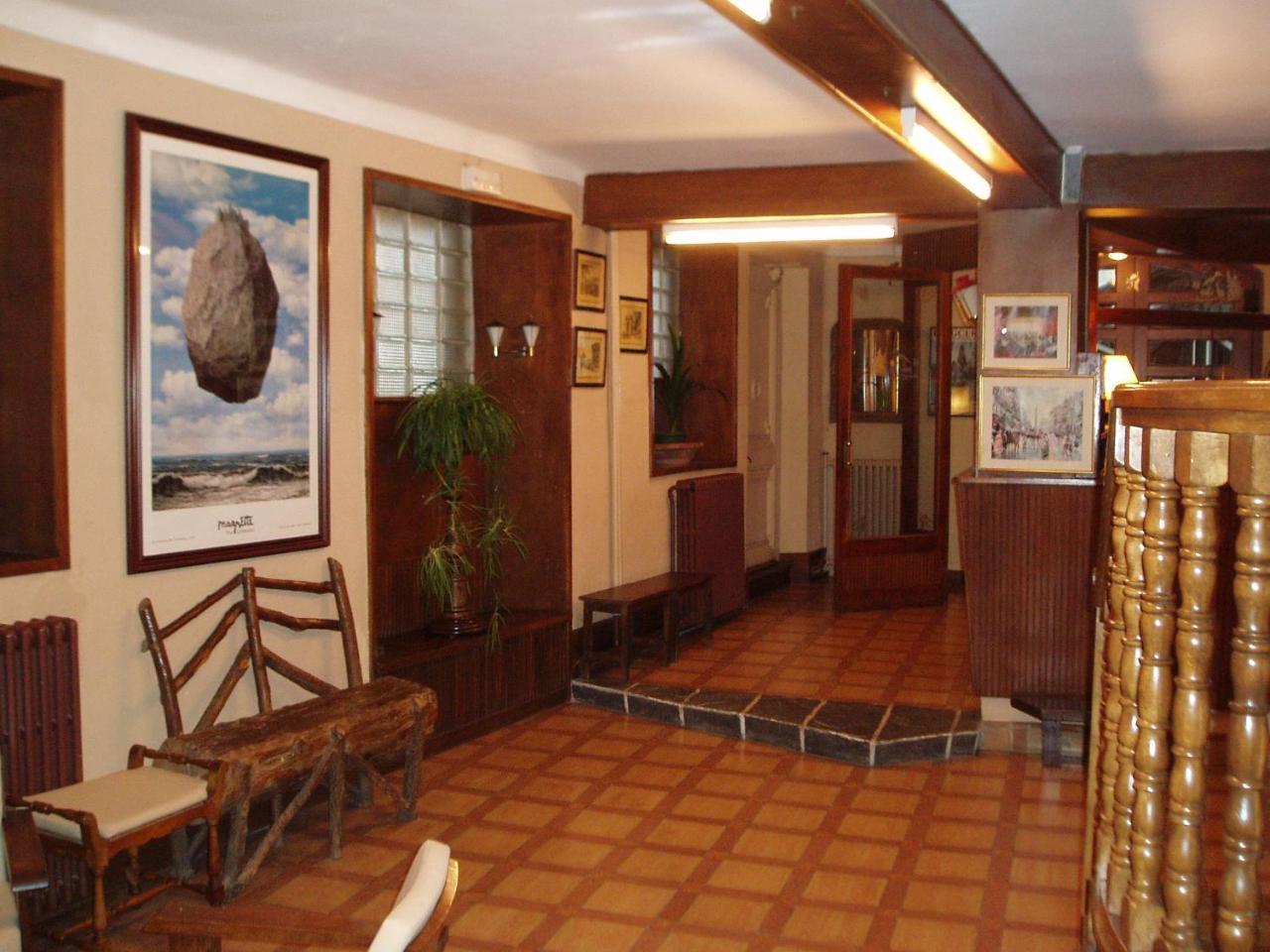 Hostal Rita Belvedere Puigcerdà Exterior photo